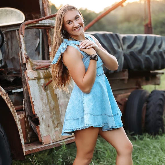 Meet your Posher, Creighton - Picture 1 of 1